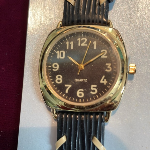 Avon vintage Y2K Elegant Black and Gold Watch - Picture 2 of 10